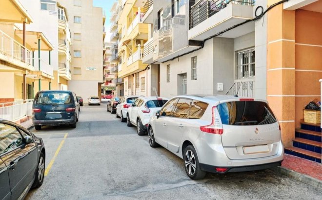 Resale - Apartment -
Torrevieja - Centro
