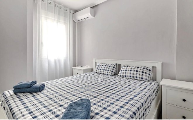 Resale - Apartment -
Torrevieja - Centro