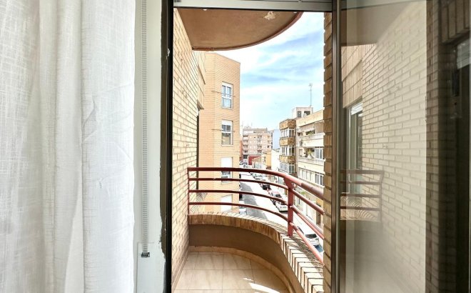 Resale - Apartment -
Torrevieja - Centro