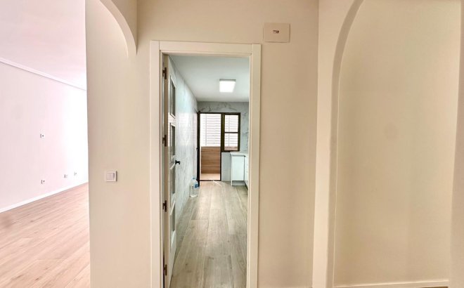 Resale - Apartment -
Torrevieja - Centro
