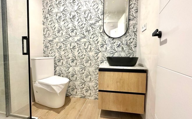 Resale - Apartment -
Torrevieja - Centro