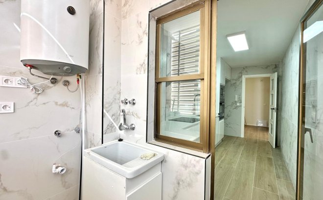 Resale - Apartment -
Torrevieja - Centro