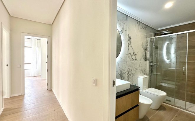 Resale - Apartment -
Torrevieja - Centro