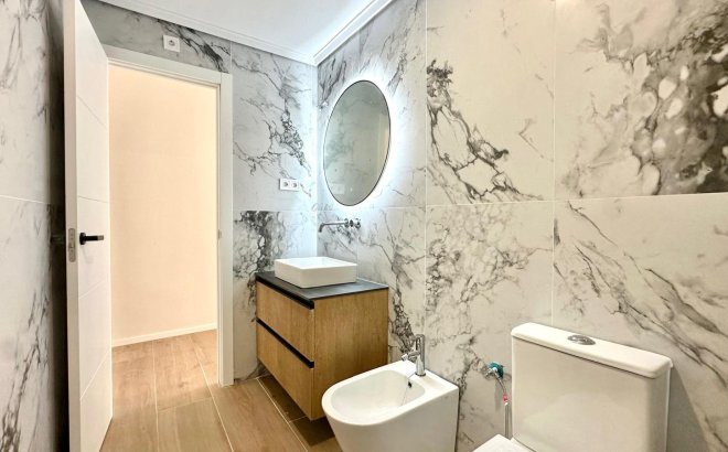 Resale - Apartment -
Torrevieja - Centro