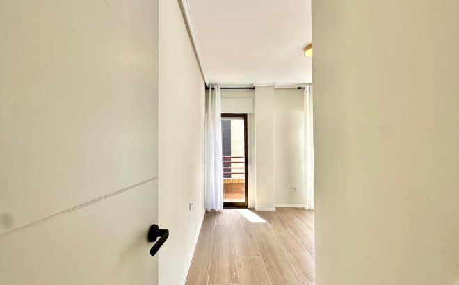 Resale - Apartment -
Torrevieja - Centro