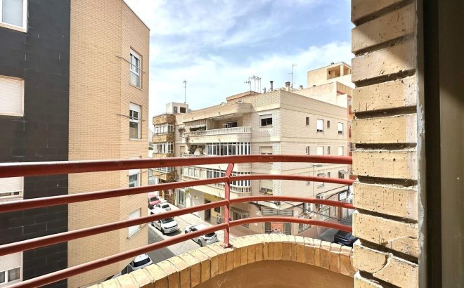 Resale - Apartment -
Torrevieja - Centro