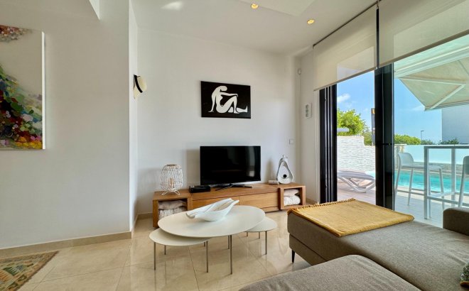 Resale - Villa -
San Miguel de Salinas - Bellavista