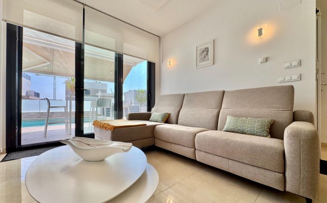Resale - Villa -
San Miguel de Salinas - Bellavista