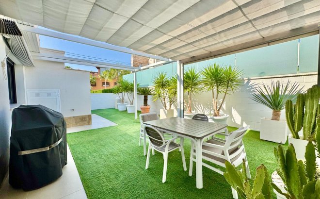 Resale - Villa -
San Miguel de Salinas - Bellavista