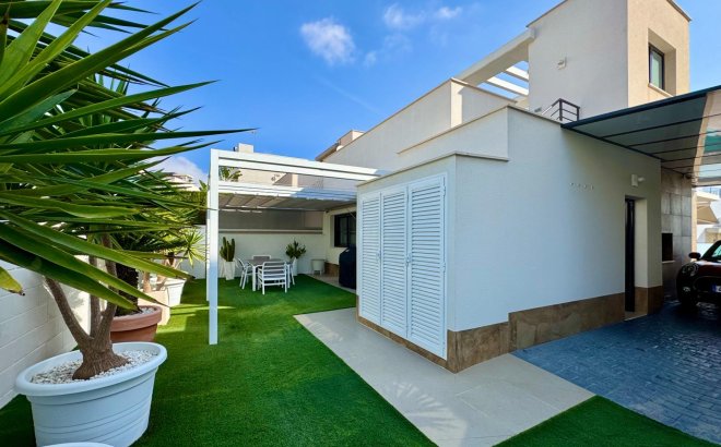 Resale - Villa -
San Miguel de Salinas - Bellavista