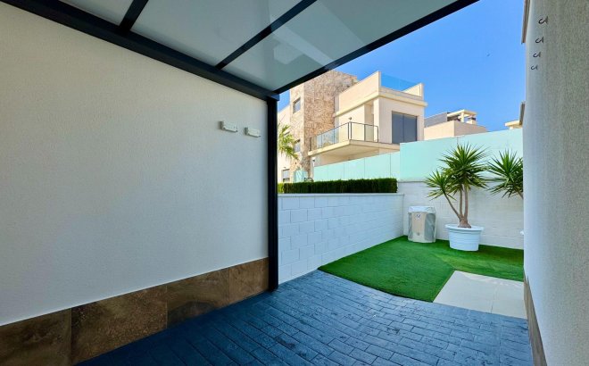 Resale - Villa -
San Miguel de Salinas - Bellavista