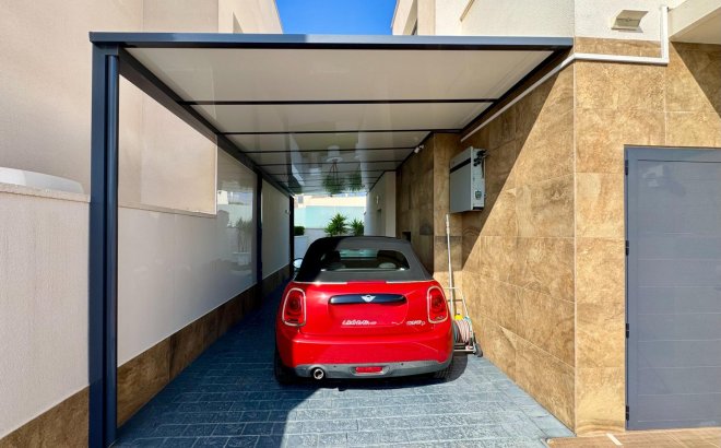 Resale - Villa -
San Miguel de Salinas - Bellavista