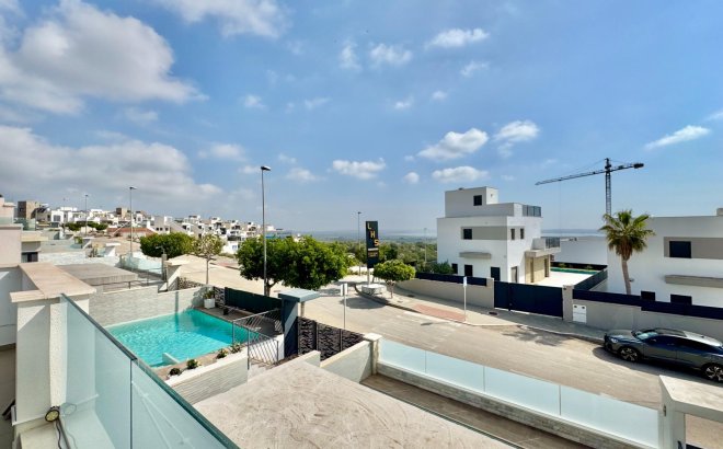 Resale - Villa -
San Miguel de Salinas - Bellavista