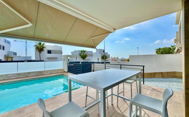 Resale - Villa -
San Miguel de Salinas - Bellavista