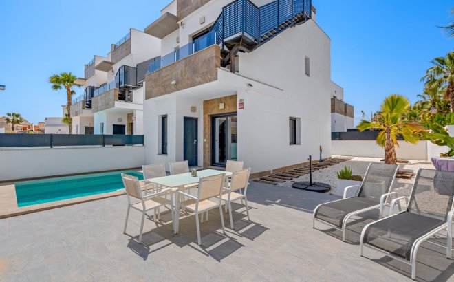 Resale - Villa -
Torrevieja - Costa Blanca