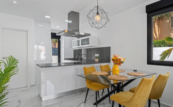 Resale - Villa -
Torrevieja - Costa Blanca