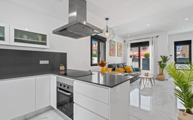 Resale - Villa -
Torrevieja - Costa Blanca