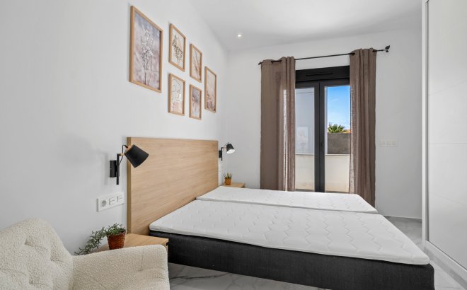Resale - Villa -
Torrevieja - Costa Blanca