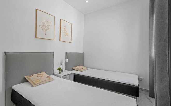 Resale - Villa -
Torrevieja - Costa Blanca