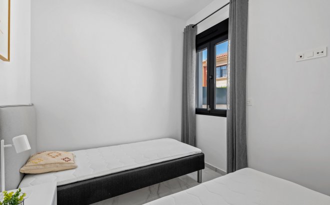 Resale - Villa -
Torrevieja - Costa Blanca