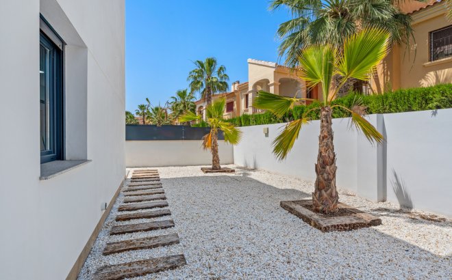 Resale - Villa -
Torrevieja - Costa Blanca