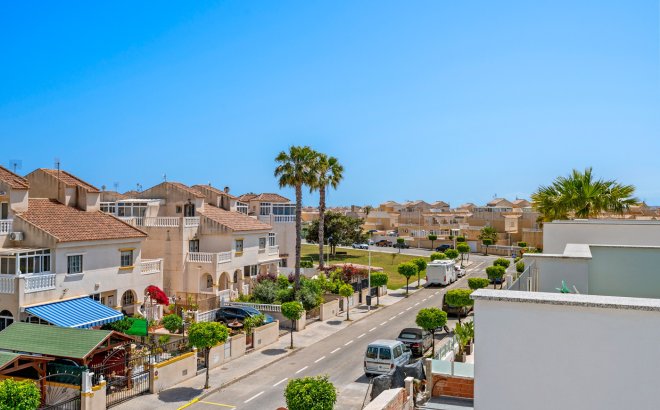 Resale - Villa -
Torrevieja - Costa Blanca