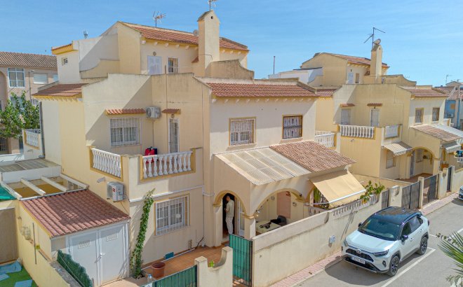 Resale - Villa -
Pilar de la Horadada - Costa Blanca