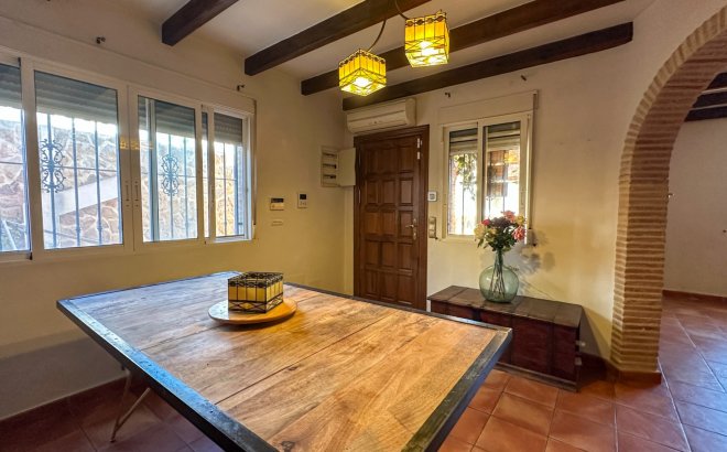 Resale - Town House -
San Miguel de Salinas - Inland