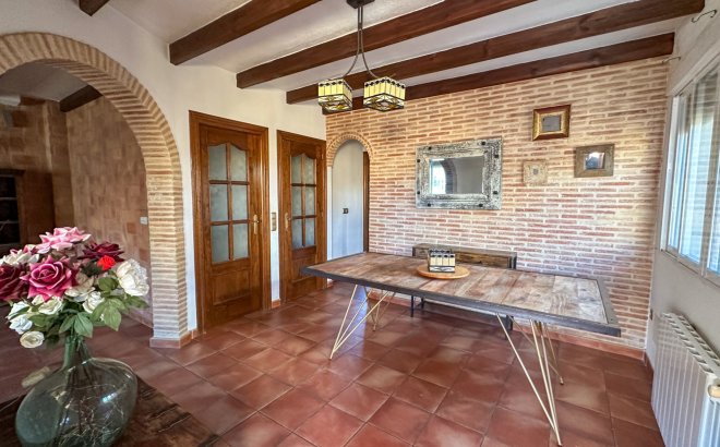 Resale - Town House -
San Miguel de Salinas - Inland