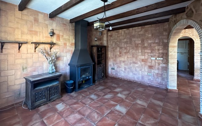 Resale - Town House -
San Miguel de Salinas - Inland