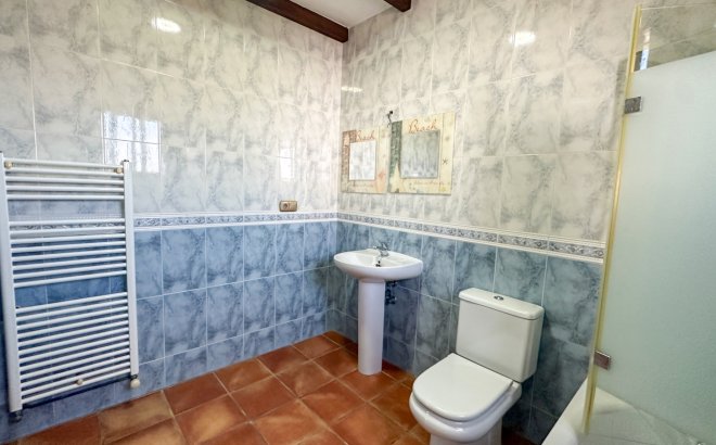 Resale - Town House -
San Miguel de Salinas - Inland