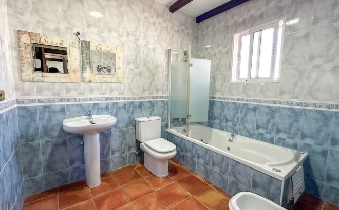 Resale - Town House -
San Miguel de Salinas - Inland