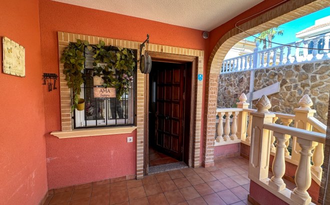 Resale - Town House -
San Miguel de Salinas - Inland
