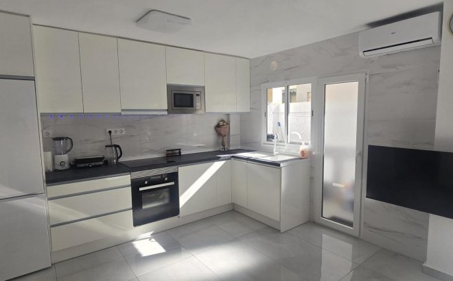 Resale - Apartment -
Torrevieja - Acequion