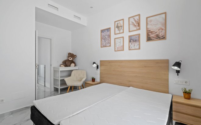 Resale - Villa -
Torrevieja - Costa Blanca