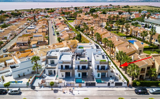 Resale - Villa -
Torrevieja - Costa Blanca
