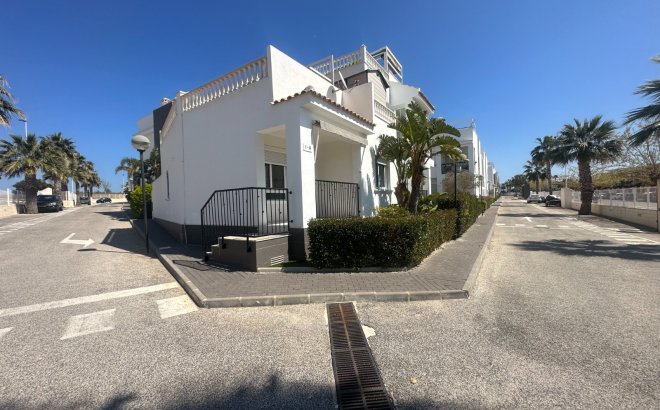 Resale - Bungalow -
Torrevieja - Costa Blanca