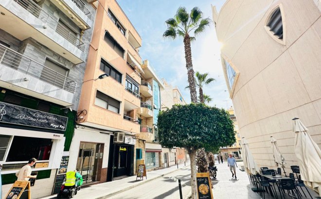 Herverkoop - Appartement -
Torrevieja - Centro
