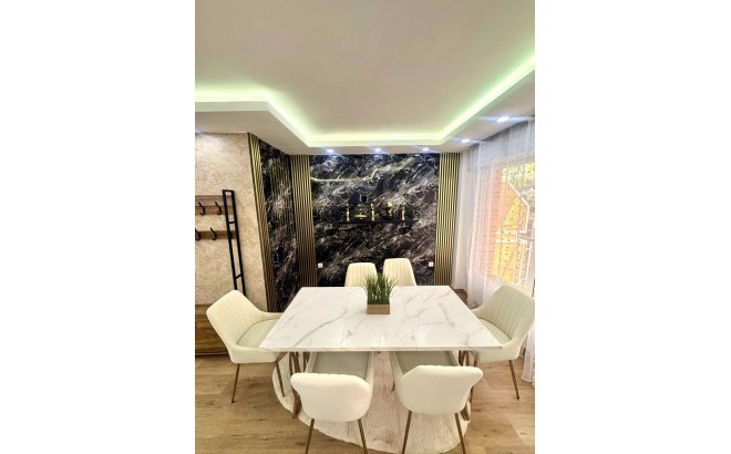 Resale - Apartment -
Torrevieja - Centro - Muelle Pesquero