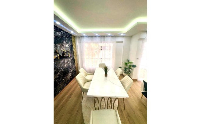 Resale - Apartment -
Torrevieja - Centro - Muelle Pesquero