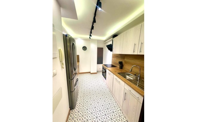 Resale - Apartment -
Torrevieja - Centro - Muelle Pesquero