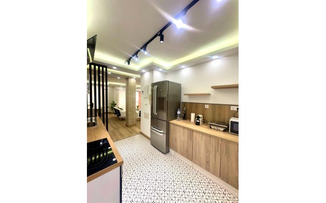 Resale - Apartment -
Torrevieja - Centro - Muelle Pesquero