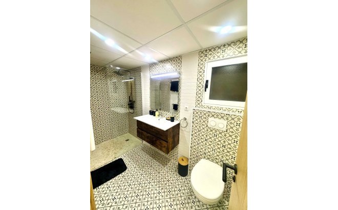 Resale - Apartment -
Torrevieja - Centro - Muelle Pesquero