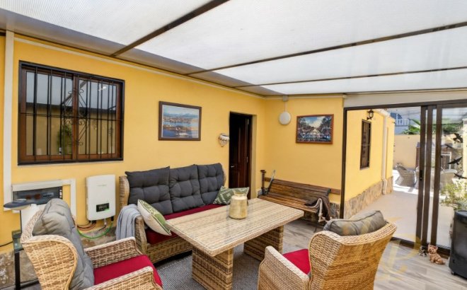Resale - Villa -
Torrevieja - Costa Blanca