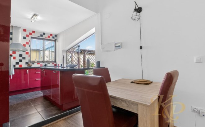 Resale - Villa -
Torrevieja - Costa Blanca