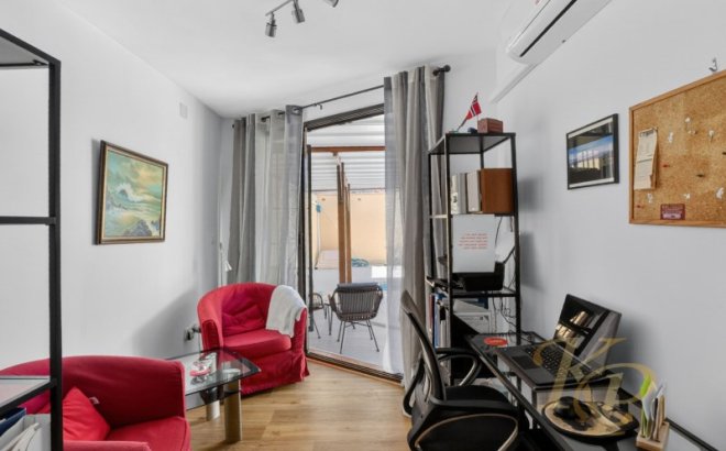 Resale - Villa -
Torrevieja - Costa Blanca
