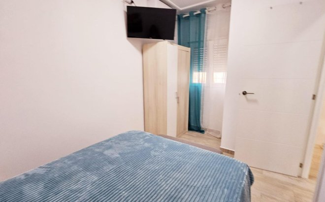 Resale - Dúplex -
Torrevieja - La Siesta