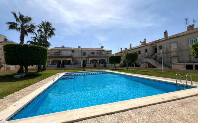 Resale - Bungalow -
Torrevieja - Aguas Nuevas