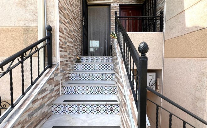Resale - Bungalow -
Torrevieja - Aguas Nuevas