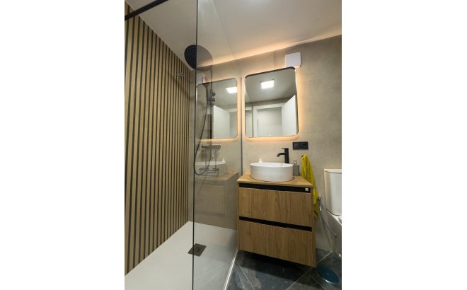 Resale - Apartment -
Torrevieja - Centro